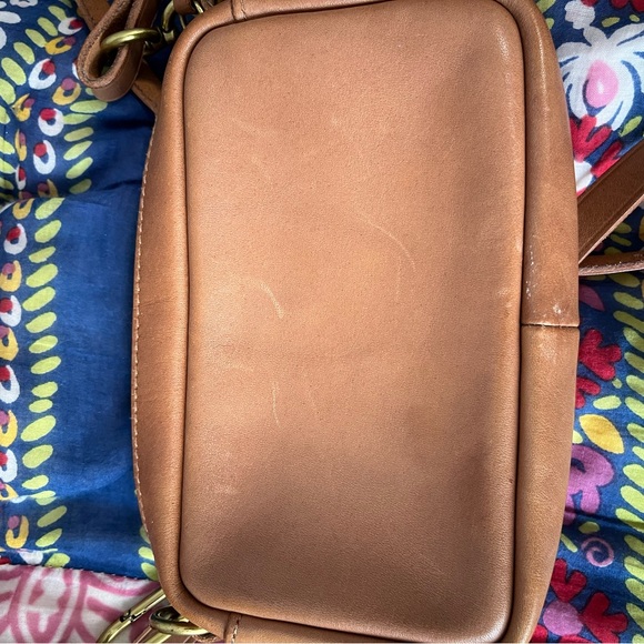 Madewell leather carabiner crossbody bag - Picture 5 of 10